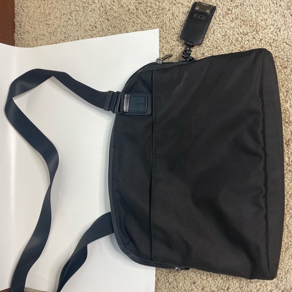 Tumi Bags Tumi Messenger Bag 2232dh With Shoulder Strap Poshmark